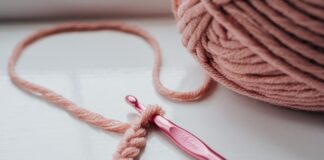 Czy boczek piecze się ze skórą?