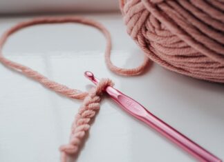 Czy boczek piecze się ze skórą?