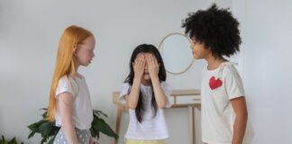 Czy serek wiejski można jesc wieczorem?