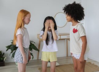 Czy serek wiejski można jesc wieczorem?