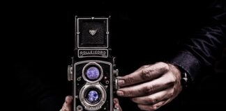 Czy soczewka może wejść pod powiekę?