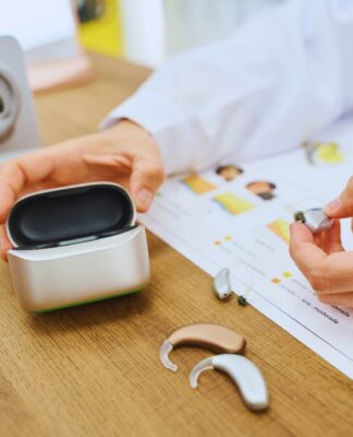 Aparat słuchowy z akumulatorem